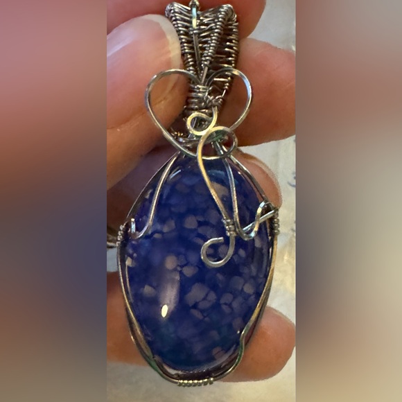 Blue Dragon Vein Agate Pendant with silver wire wrap - Picture 10 of 13